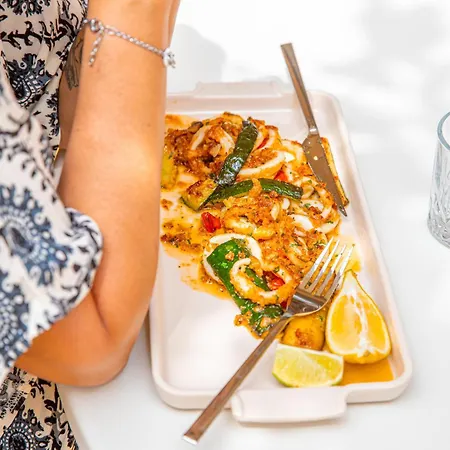 La Menado Отель