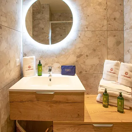 Отель La Menado 3*